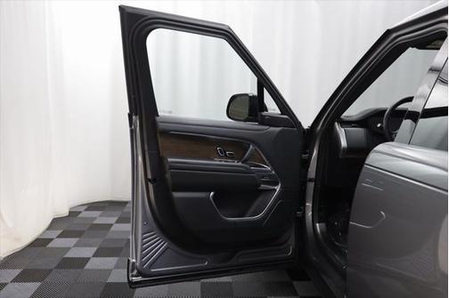 2023 Land Rover Range Rover P530 SE