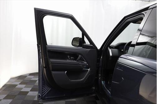 2025 Land Rover Range Rover P530 SE