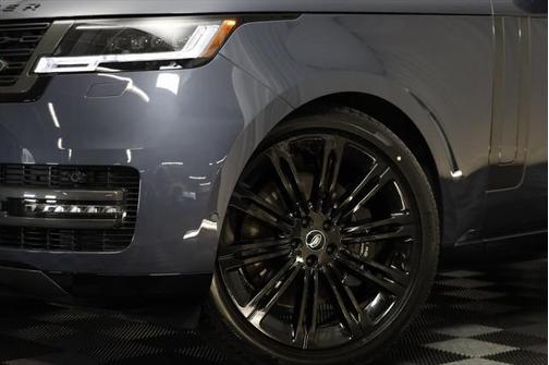 2025 Land Rover Range Rover P530 SE