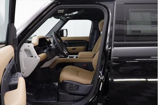 2025 Land Rover Defender X-Dynamic SE
