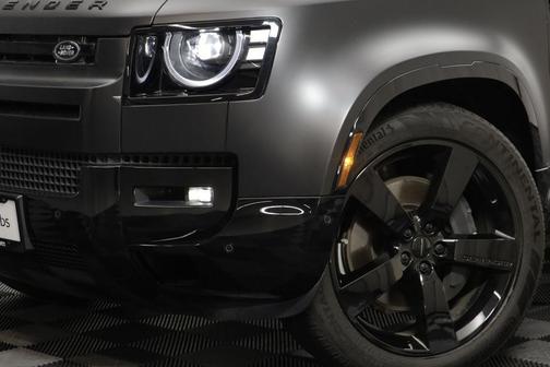 Santorini Black Metallic 2026 Land Rover Defender P500 X-Dynamic SE