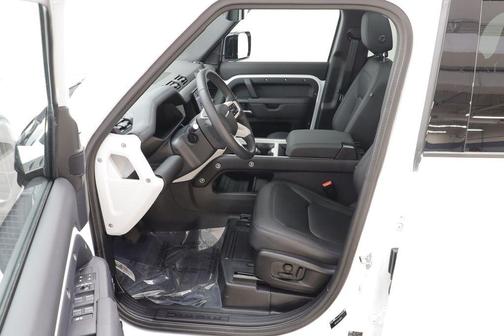 2025 Land Rover Defender 110 P400 S