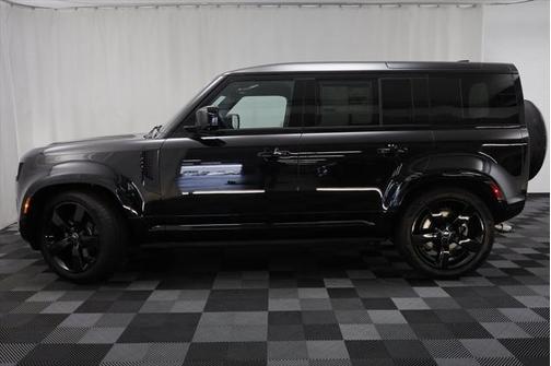 2025 Land Rover Defender V8
