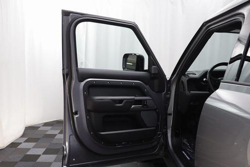 2022 Land Rover Defender 110 X-Dynamic HSE