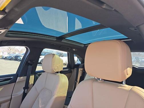 Black 2021 Porsche Macan Macan S