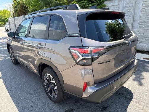 Brilliant Bronze Metallic 2025 Subaru Forester Premium