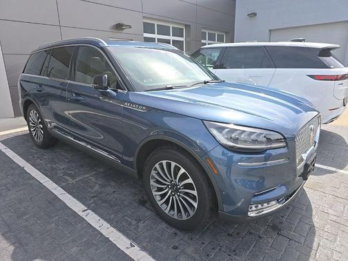 Blue Diamond Metallic 2020 Lincoln Aviator Reserve AWD
