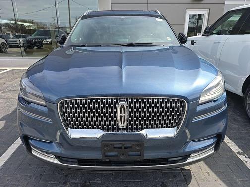 Blue Diamond Metallic 2020 Lincoln Aviator Reserve AWD