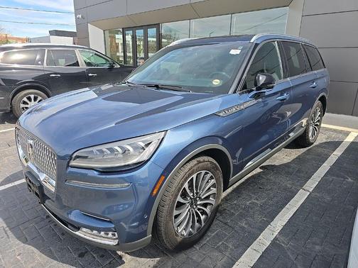 Blue Diamond Metallic 2020 Lincoln Aviator Reserve AWD