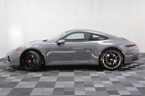 2025 Porsche 911 Carrera