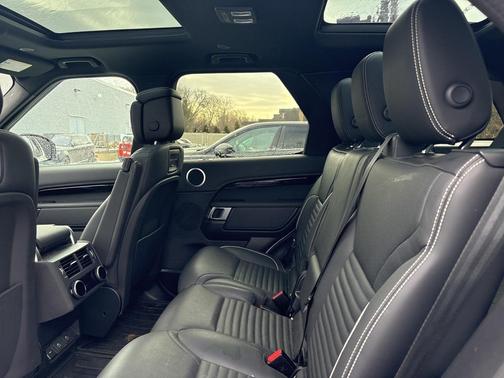 2023 Land Rover Discovery P360 HSE R-Dynamic