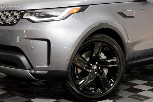 2025 Land Rover Discovery P300 S