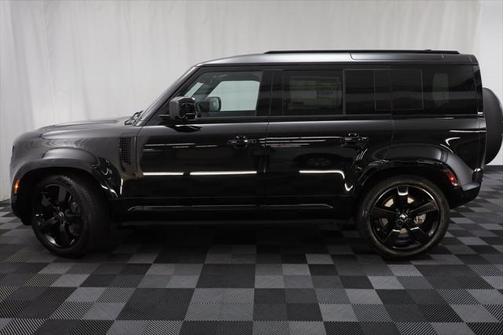 2025 Land Rover Defender X-Dynamic SE