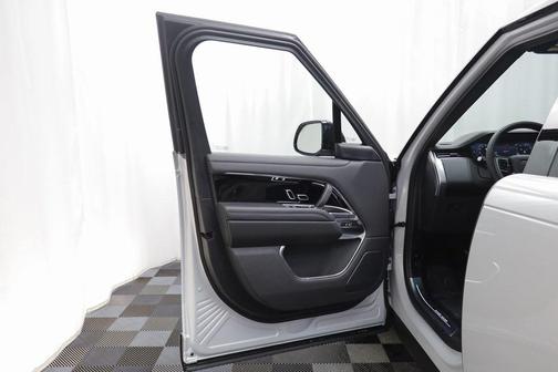 2026 Land Rover Range Rover SE