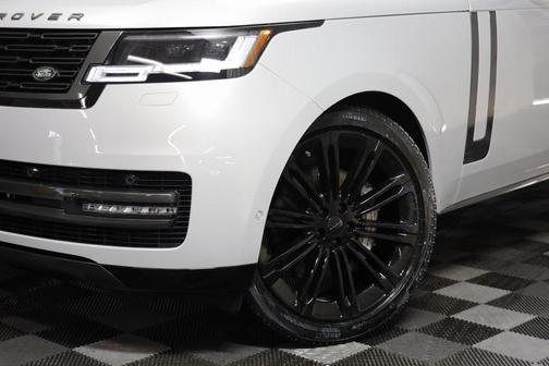 2026 Land Rover Range Rover SE