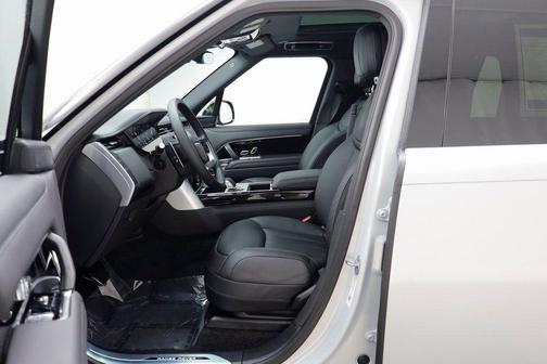2026 Land Rover Range Rover P400 SE 7 Seat