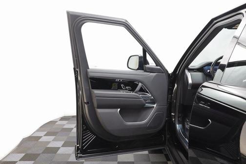 2025 Land Rover Range Rover P530 SE