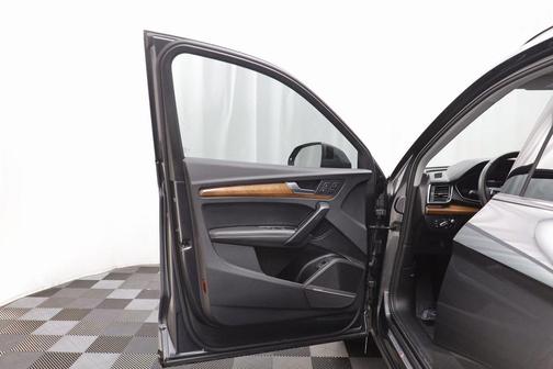 2023 Audi Q5 45 S line Prestige