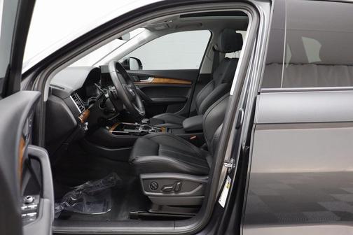 2023 Audi Q5 45 S line Prestige