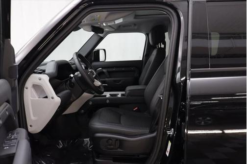 2025 Land Rover Defender 110 P300