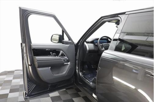 2025 Land Rover Range Rover P530 SE