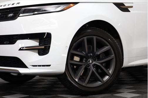 2025 Land Rover Range Rover Sport SE