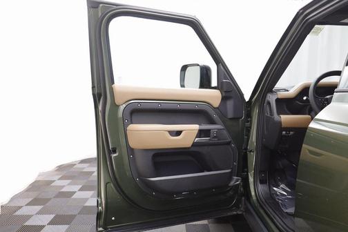 2026 Land Rover Defender P400 X-Dynamic SE