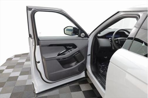 2025 Land Rover Range Rover Evoque Core S
