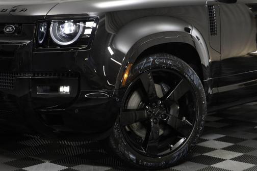 Santorini Black Metallic 2026 Land Rover Defender X-Dynamic SE