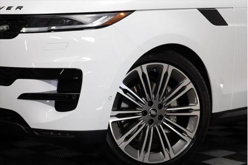 2025 Land Rover Range Rover Sport SE