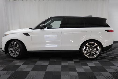 2025 Land Rover Range Rover Sport SE