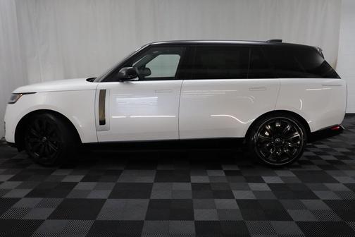 2025 Land Rover Range Rover SV