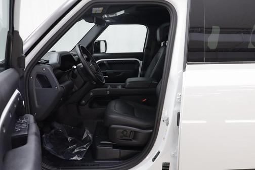 2025 Land Rover Defender 110 P500 X-Dynamic SE