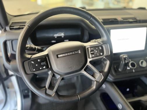 2025 Land Rover Defender 110 P500 X-Dynamic SE