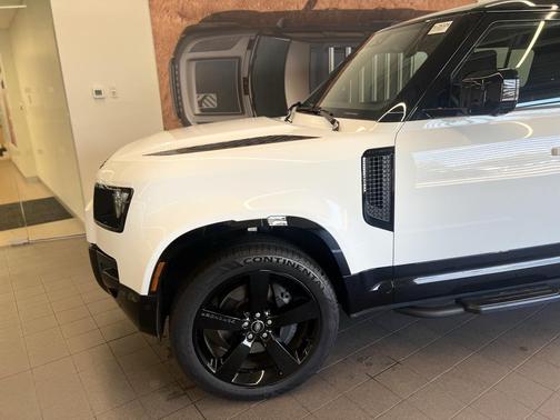 2025 Land Rover Defender 110 P500 X-Dynamic SE