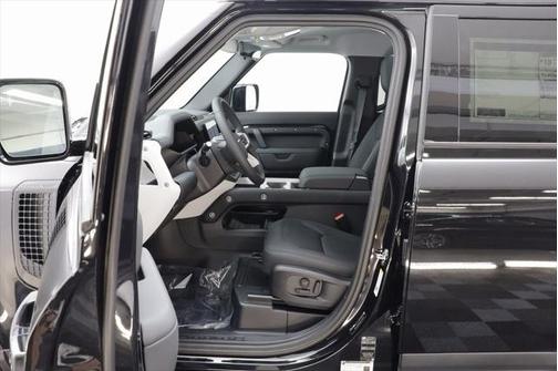 2025 Land Rover Defender S