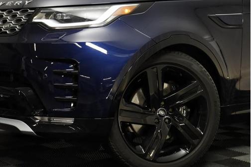 2023 Land Rover Discovery P360 Metropolitan Edition