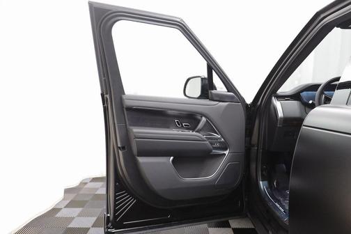 2026 Land Rover Range Rover SE