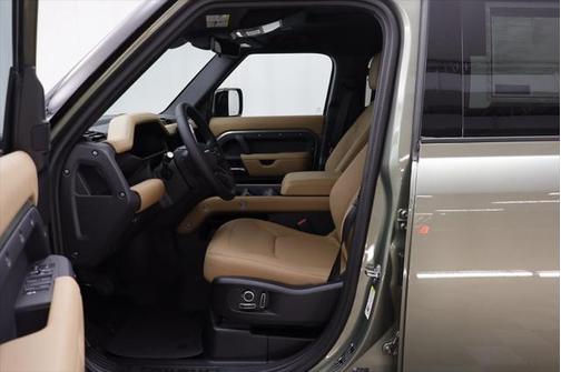 2025 Land Rover Defender X-Dynamic SE