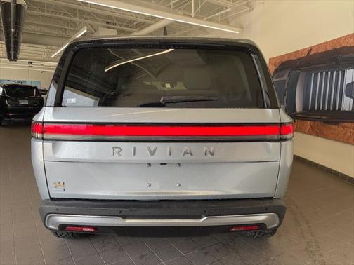 2023 Rivian R1S Adventure