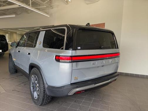 2023 Rivian R1S Adventure