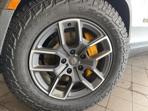 2023 Rivian R1S Adventure