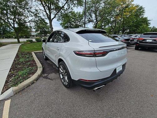 2022 Porsche Cayenne Platinum Edition