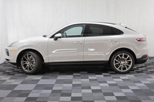 2022 Porsche Cayenne Platinum Edition