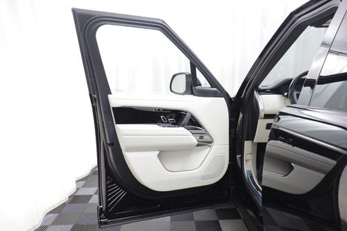 Black 2026 Land Rover Range Rover SE