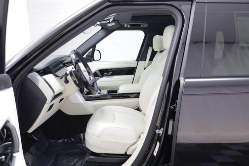 Black 2026 Land Rover Range Rover SE
