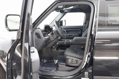 2025 Land Rover Defender 110 P300