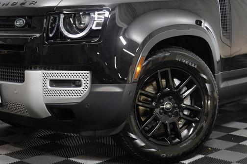 2025 Land Rover Defender 110 P300