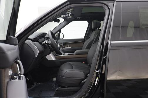 Black 2026 Land Rover Range Rover SE