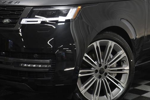 Black 2026 Land Rover Range Rover SE